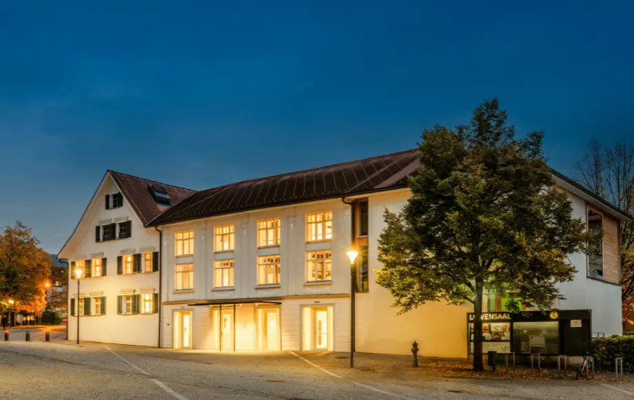 Außenansicht des Löwensaals in Hohenems